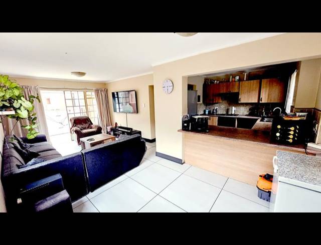 2 BEDROOM APARTMENT FOR SALE IN CASTLEVIEW
